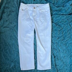 J. Lo Crisp White Capri Jeans